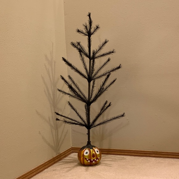 Christopher Radko Black Halloween Tree with Pumpkin Base